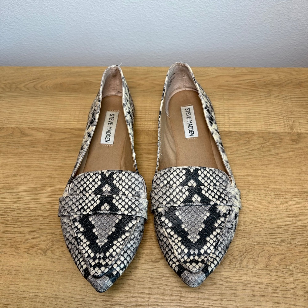Steve Madden Jainna Snakeskin Pointed Toe Flats Grey Black Loafers JAIN01S1 8M
